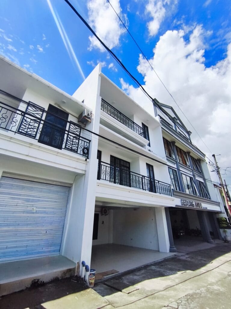 Dijual Rumah Mewah dan Kost 3 Lantai Dekat Ponpes Jamilurrahman Yogyakarta – Cocok untuk Hunian Keluarga Besar atau Homestay Islami